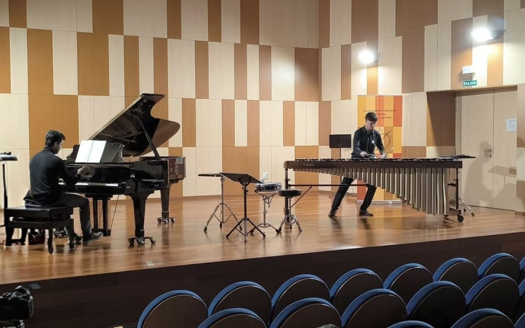 Dos jóvenes promesas de la música reciben las becas de la Fundación Rafael Bernabeu en el programa Música Viva 2026