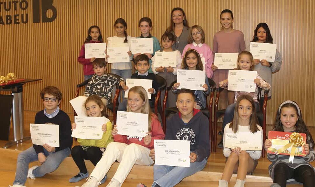 La Fundación Rafael Bernabeu entrega los premios de la décima edición del Concurso infantil de dibujo sobre la maternidad