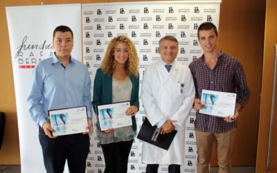 La Fundación del Instituto Bernabeu concede tres becas a estudiantes de Medicina y Biología para ayudarles a pagar sus estudios universitarios