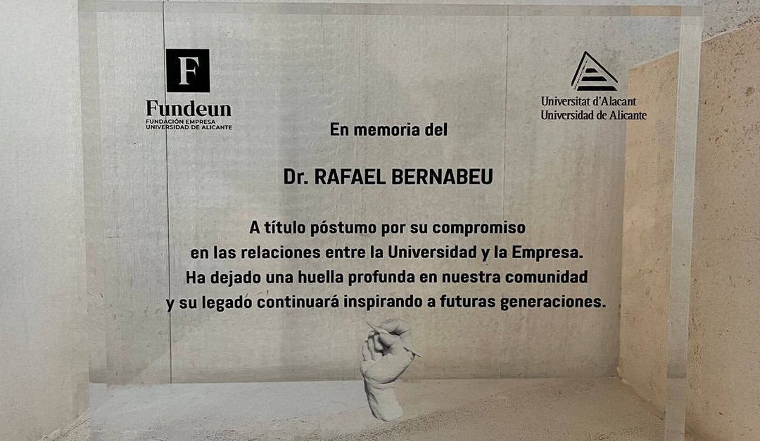 Homenaje de la Universidad de Alicante y FUNDEUN al Dr. Rafael Bernabeu